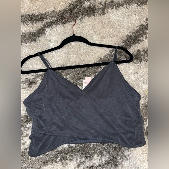 Victoria’s Secret Wrap Crop Top - Picture 4 of 7
